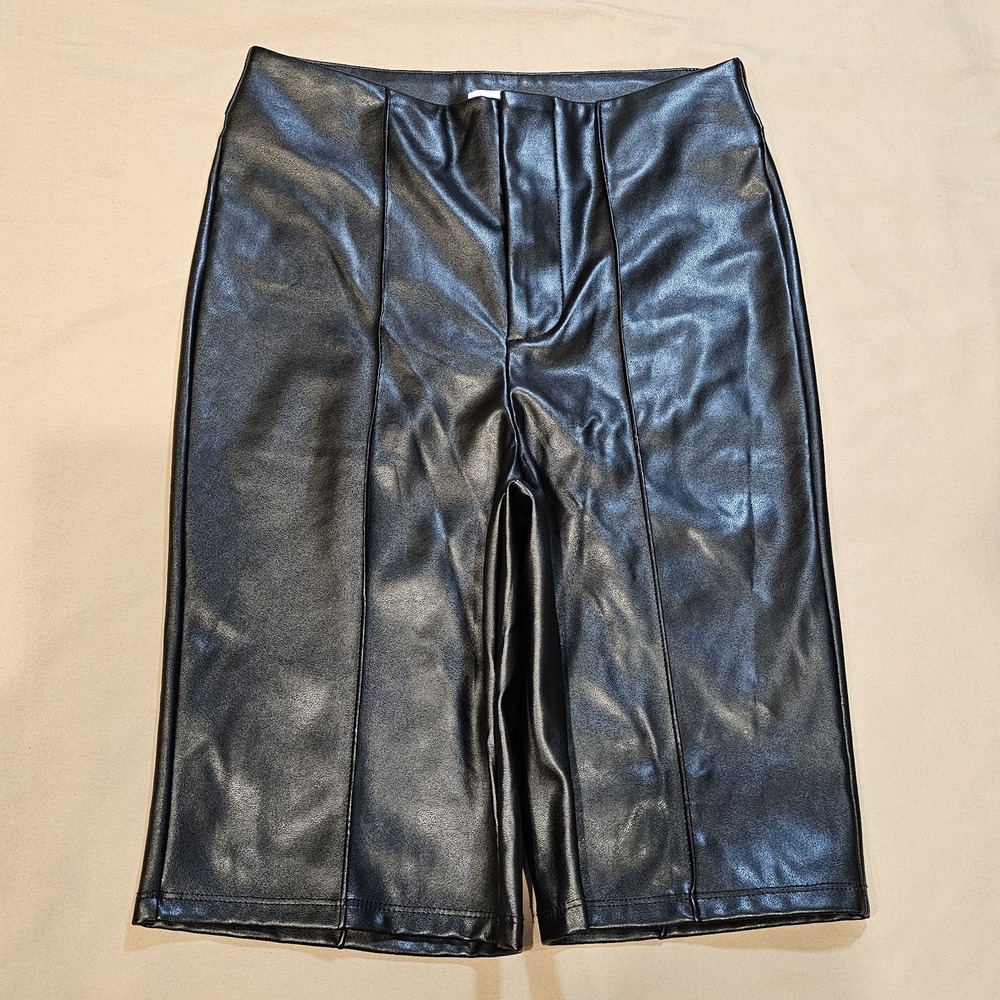Good American Better Than Leather Bike Shorts Bermuda Style High Rise Size 2‎